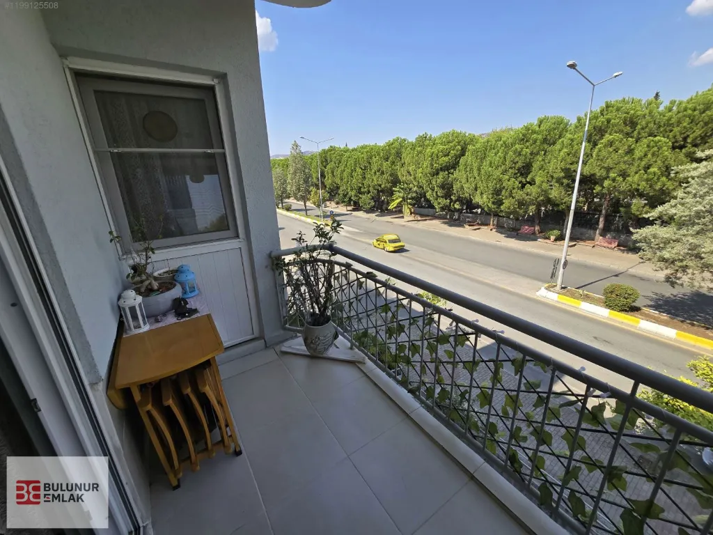 BULUNUR EMLAKTAN GİRNEDE CADDE ÜSTÜ EŞYALI SATILIK 3+1 DAİRE