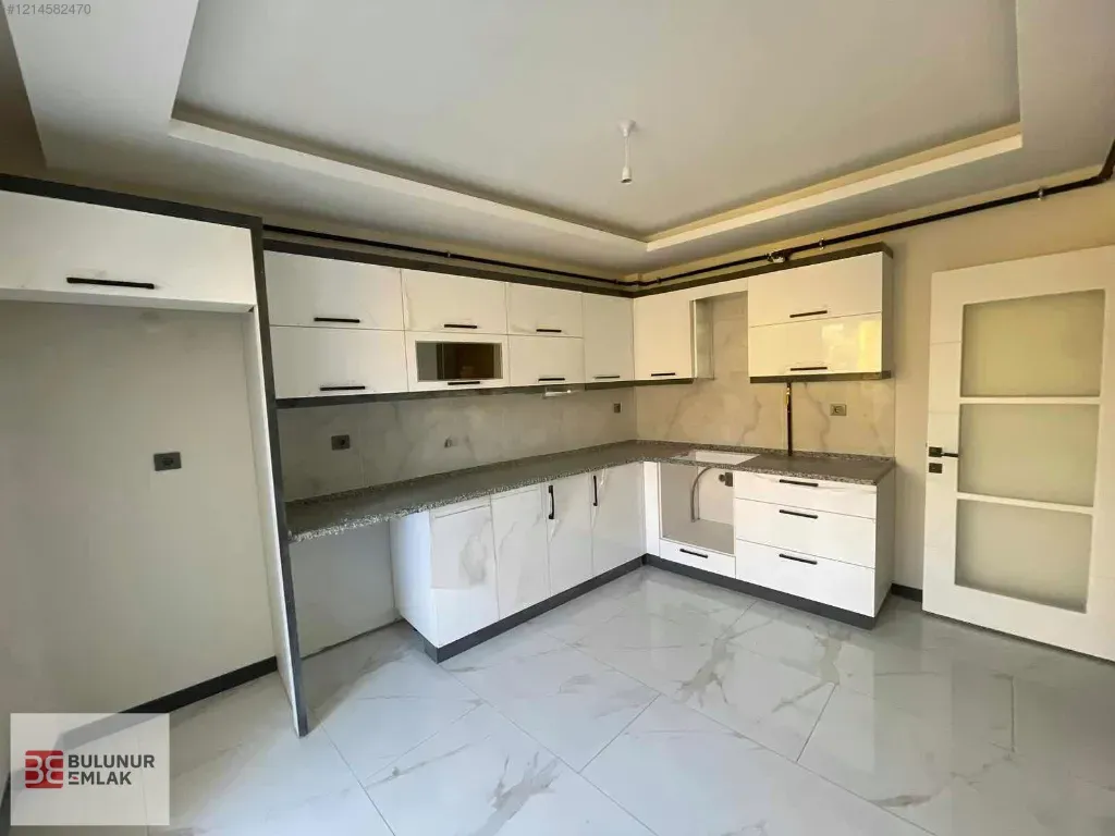 UMURLU ÇARŞIDA SIFIR 2+1'LER