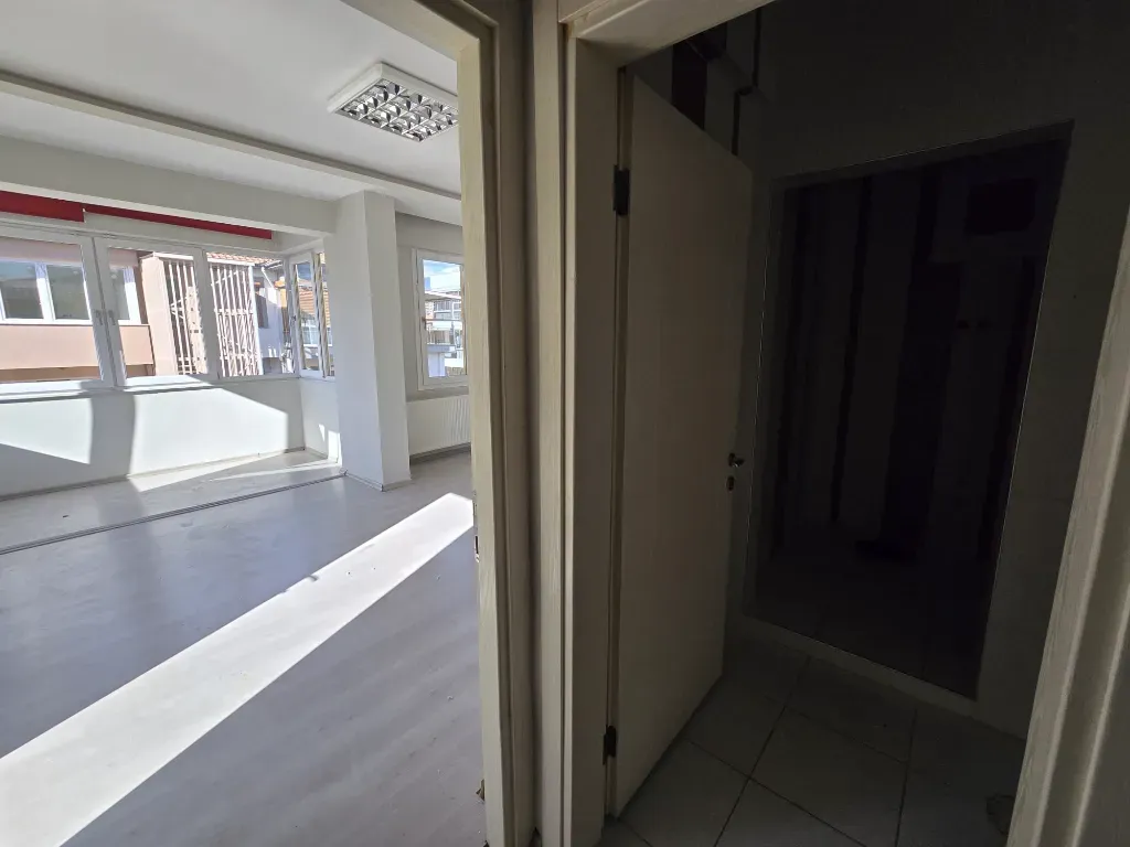 BULUNUR EMLAKTA MİMAR SİNANDA KİRALIK 5+2 TRIPLEKS VİLLA