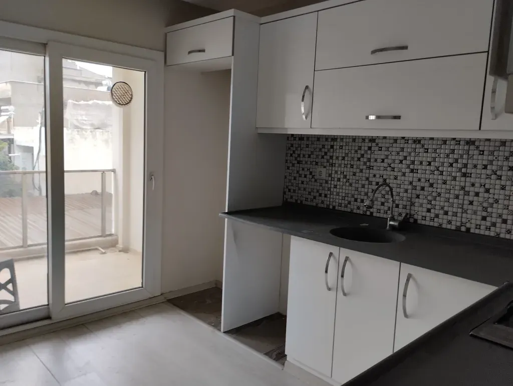 BULUNUR EMLAK'TAN ATA MAHALLESİNDE KİRALIK FIRSAT 2+1 DAİRE....