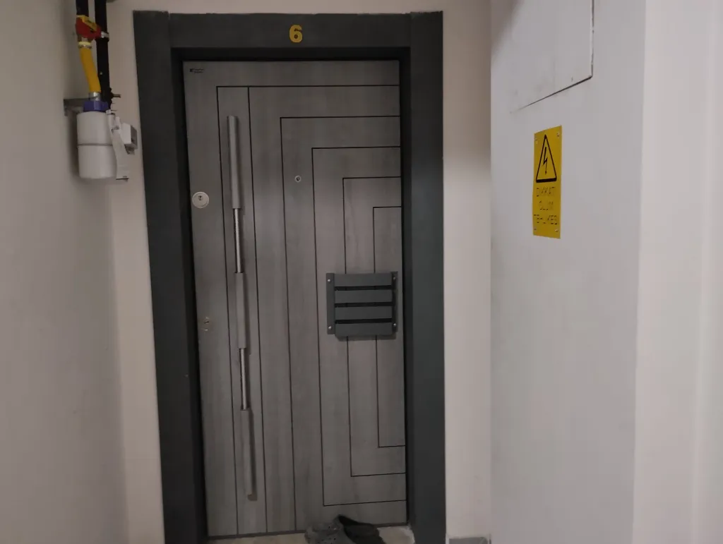 BULUNUR EMLAK'TAN ATA MAHALLESİNDE KİRALIK FIRSAT 2+1 DAİRE....