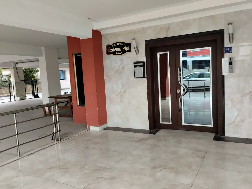 BULUNUR EMLAK'TAN ATA MAHALLESİNDE KİRALIK FIRSAT 2+1 DAİRE....